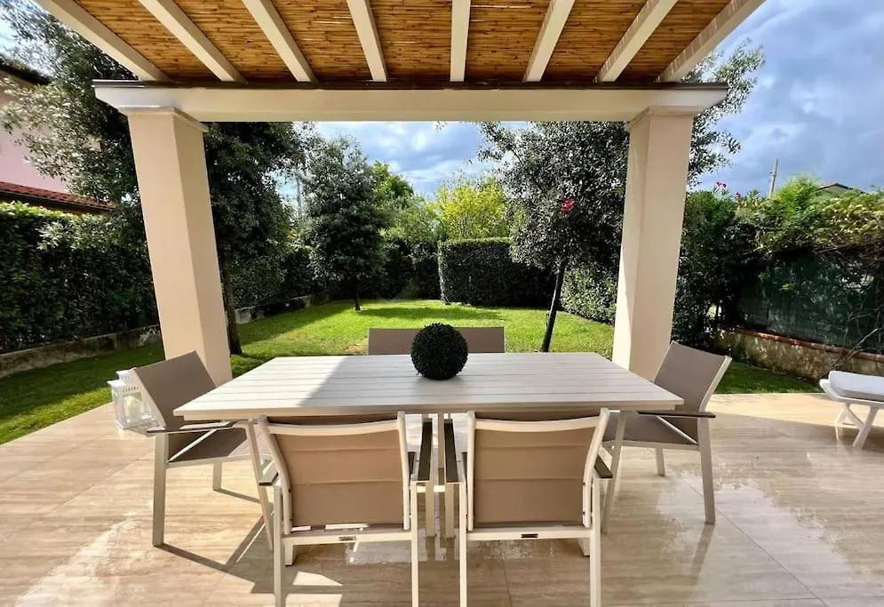 Villa Carli In Centro A Forte Dei Marmi